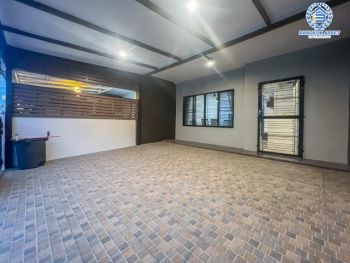 *****ทาวน์เฮ้าส์มือสองย่านกรุงเทพมหานคร ม.เดอะคอนเนค31 ดอนเมือง-เทิดราชัน เนื้อที่มากถึง 21 ตร.ว. ฟังก์ชัน 3 ห้องนอน 2 ห้องน้ำ 2 ที่จอดรถ บ้านใหม่ ทำเลน่าอยู่ ใกล้สนามบินดอนเมือง, รถไฟฟ้าสายสีแดง "สถานีดอนเมือง" และทางด่วน "อุตรภิมุข" ในราคาสุดคุ้ม!